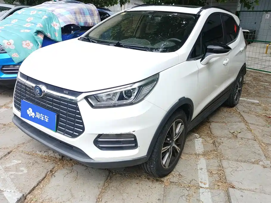 BYD Yuan New Energy 2018 EV360 Smart Connected Cool Edition