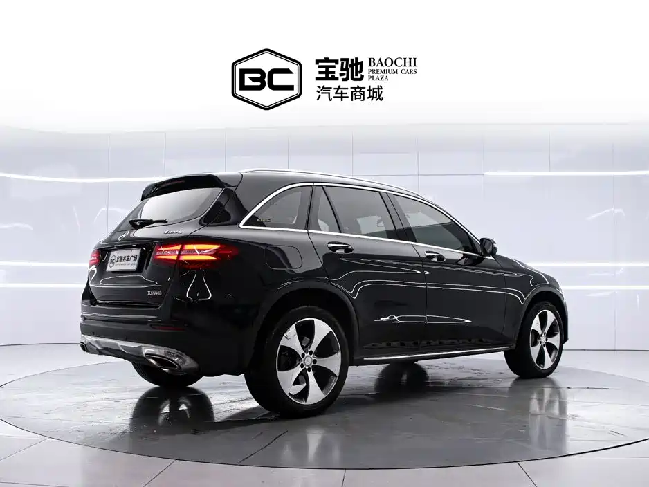 Photo 3 - Mercedes-Benz GLC