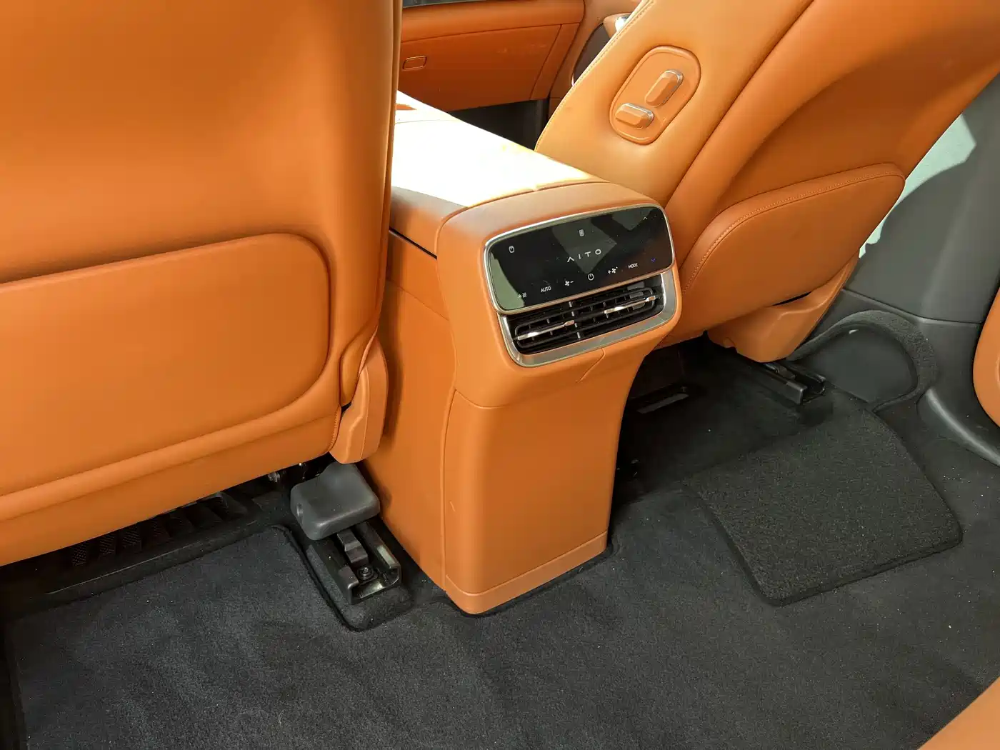 AITO Wenjie AITO M8 2026 2025 Range Extender Max+ Edition 53.4kWh 5-seater