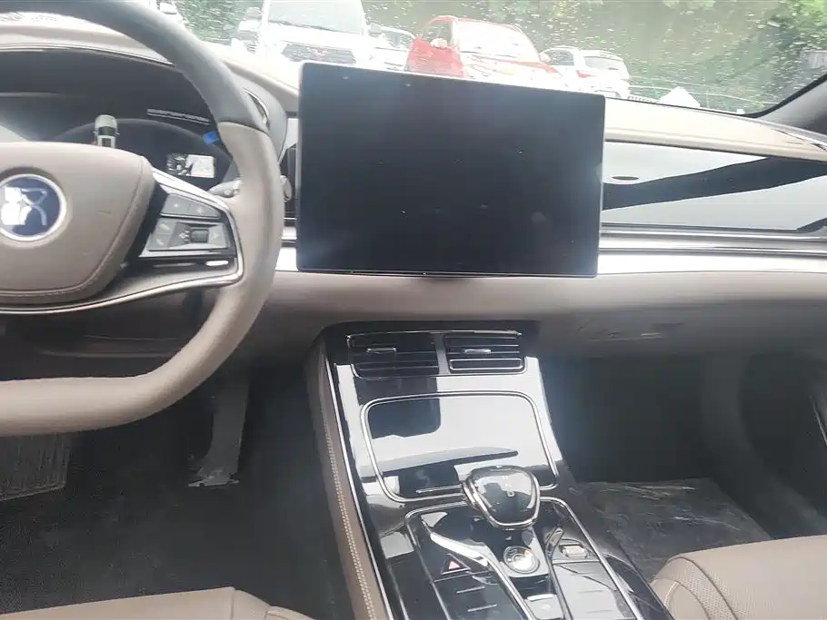 BYD Han 2025 DM-i Smart Driving Edition 125KM Honor фото 16