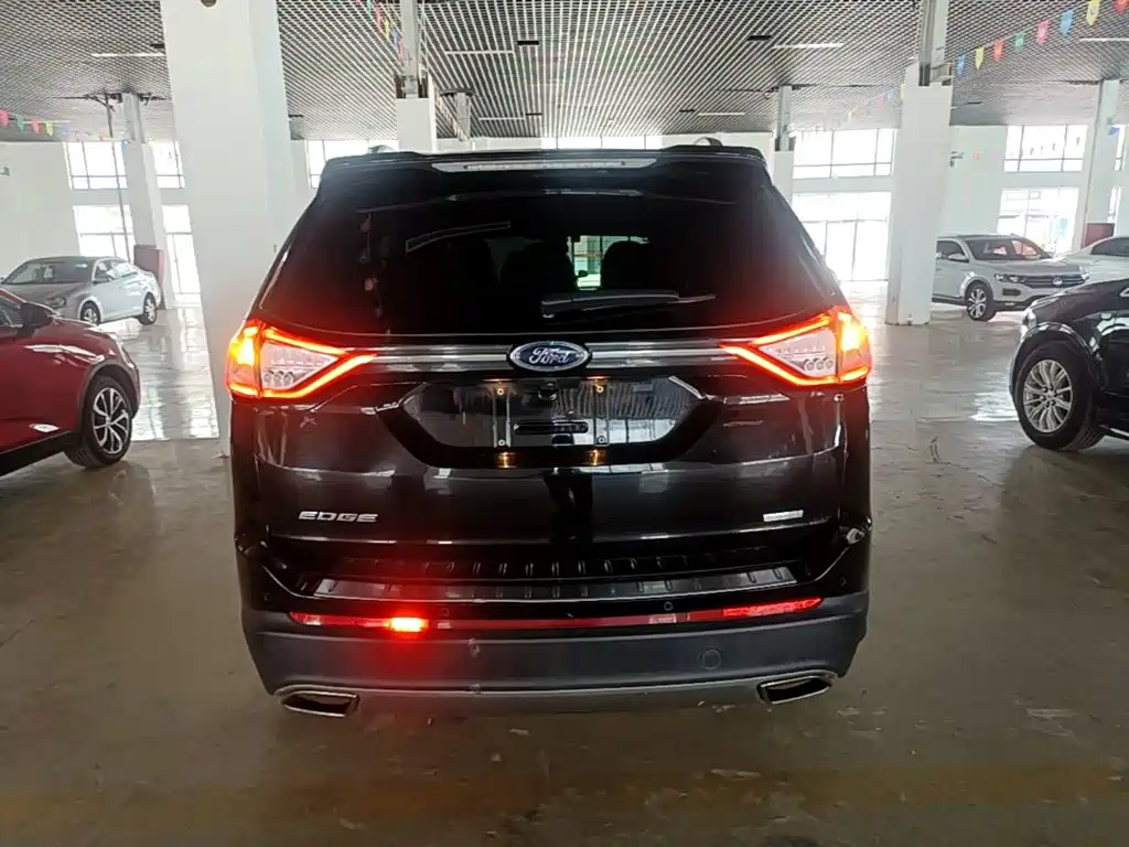 Фото 6 - Ford Edge