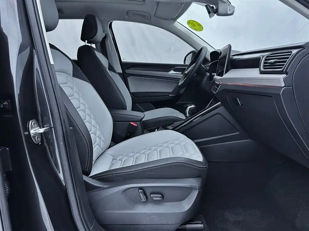 Volkswagen Tayron 2023 280TSI 2WD Luxury Plus Advanced Edition фото 17