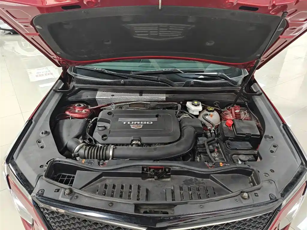 CADILLAC XT4