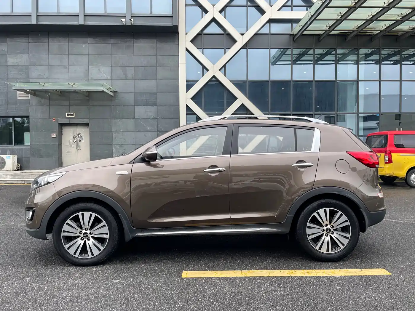 Kia Sportage 2015 2.0L Automatic 2WD DLX фото 5