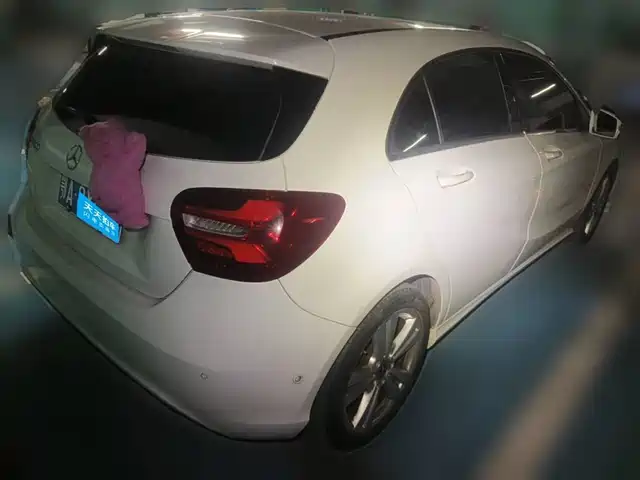 Mercedes-Benz A-Class (Import) 2017 A 200 Dynamic Edition — фото 2