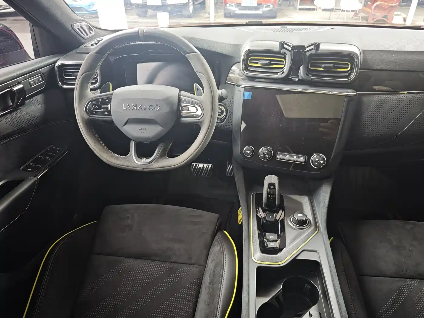 Lynk & Co 03 2022 03+ 2.0TD Automatic Final Edition (Driving Control Package) фото 9