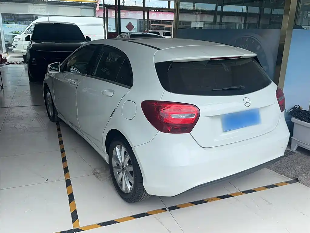 Mercedes-Benz A-Class (Import) 2017 Facelift A 180 фото 7