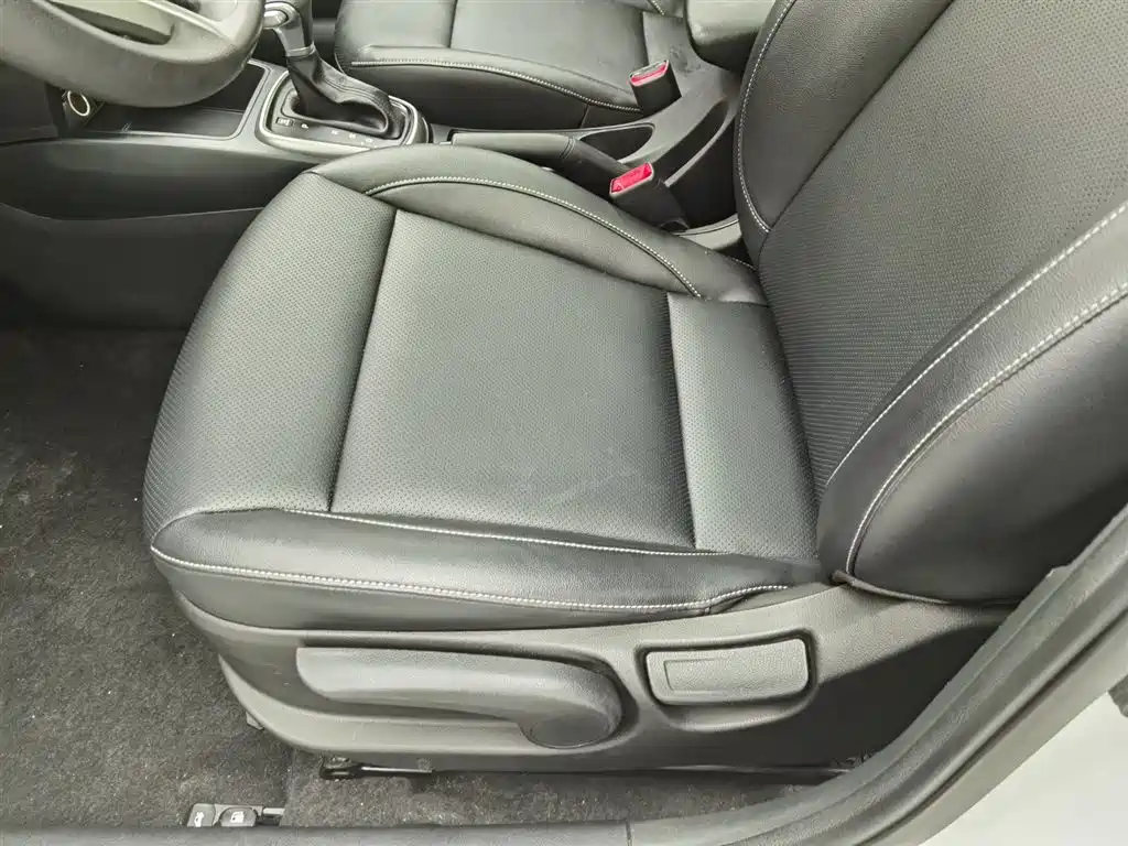 KIA K2