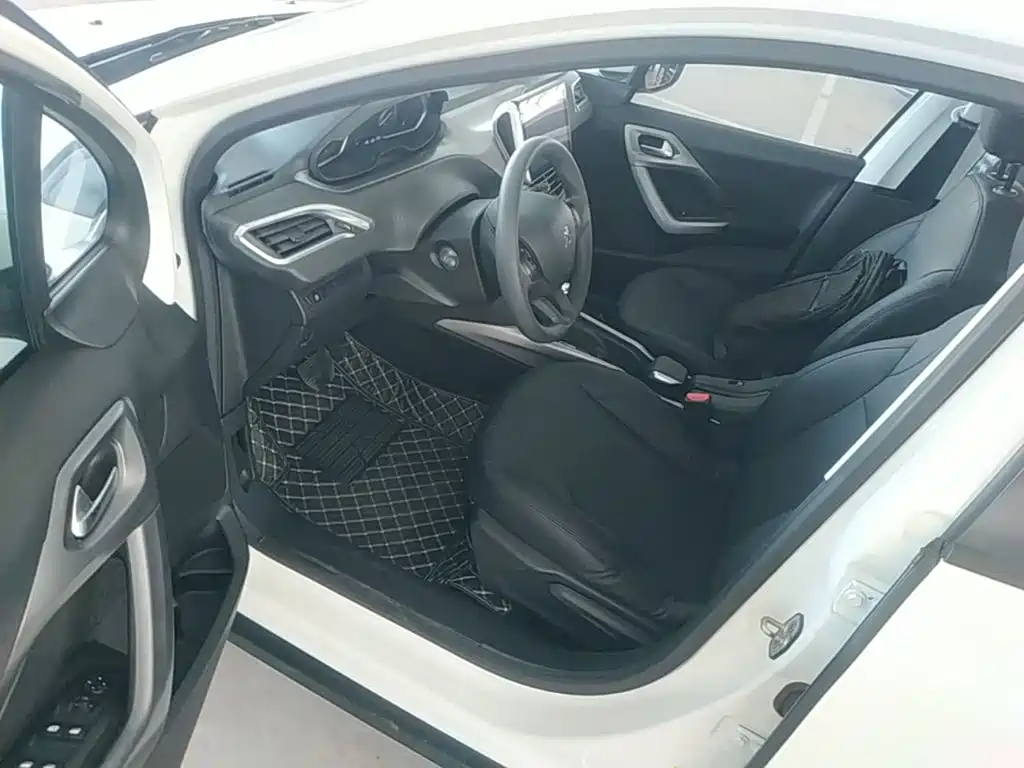 Peugeot 2008 2014 2014 1.6L Automatic Fashion Edition