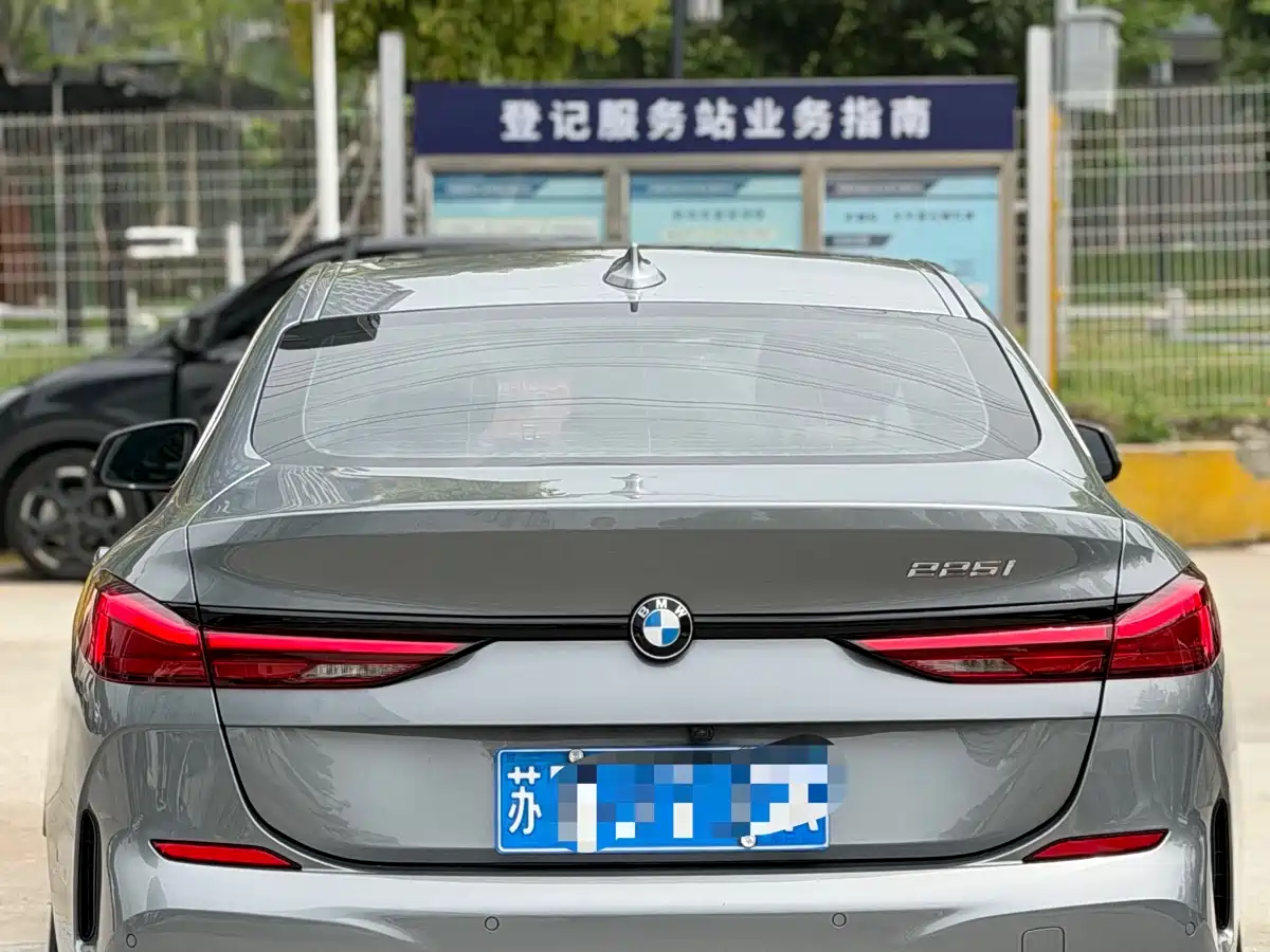 BMW 2 Series (Import) 2023 225i 4-Door Coupe M Sport Package фото 4