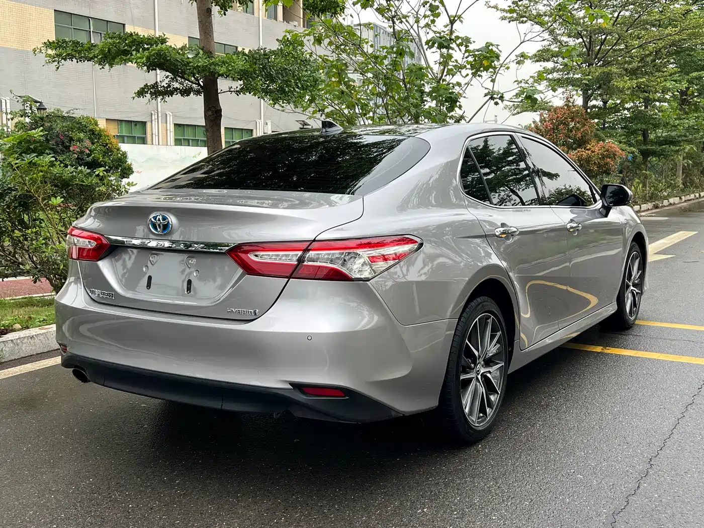 Toyota Camry 2023 Hybrid 2.5HG Luxury Edition фото 7