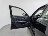 Photo 8 - Infiniti Q70