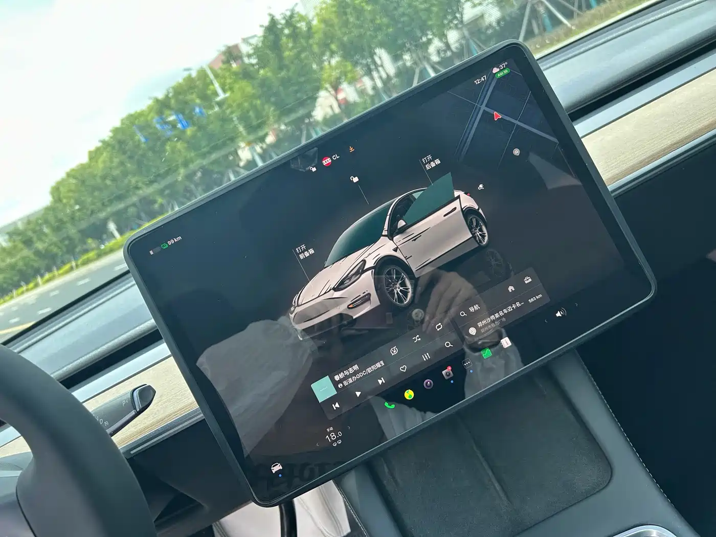 Photo 4 - Tesla Model Y