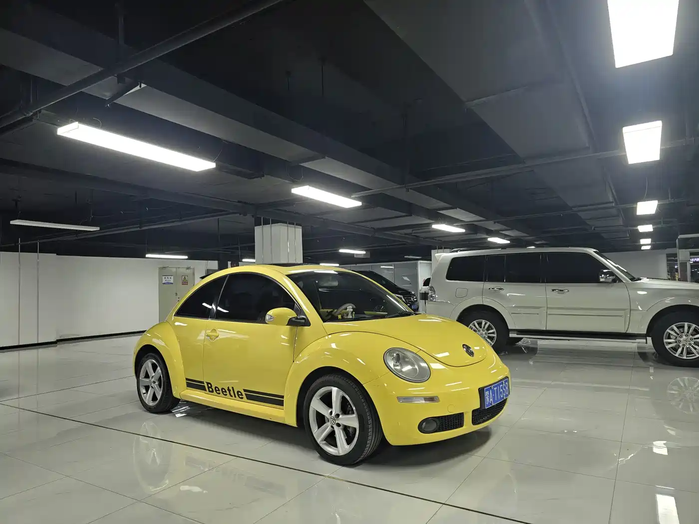 Photo 3 - Volkswagen Beetle