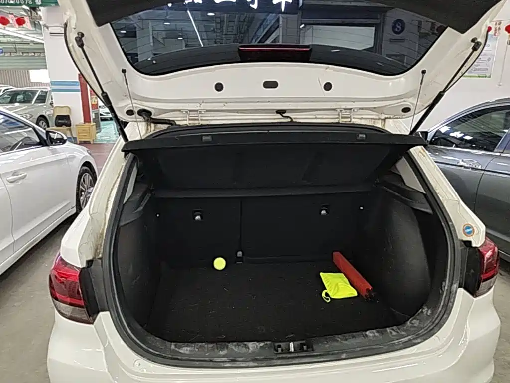 Kia KX CROSS 2018 2017 1.4L AT GLS