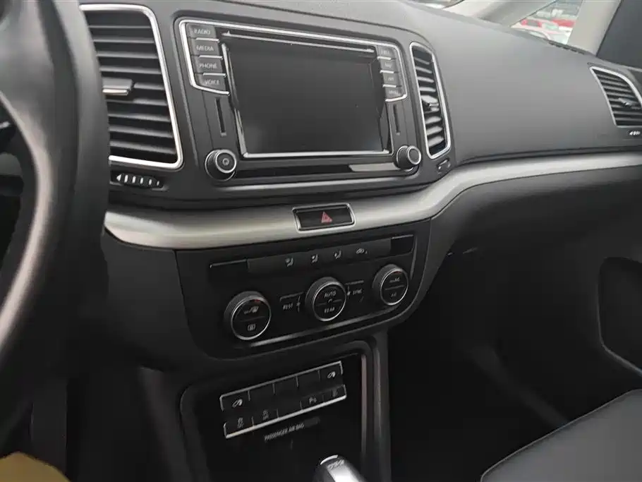 Volkswagen Sharan 2016 380TSI Comfort 7-seater фото 13