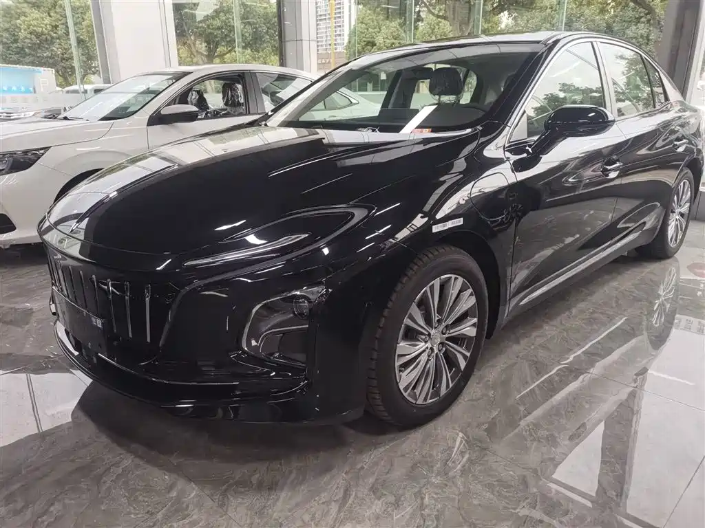 Hongqi E-QM5 2024 500km Travel Edition