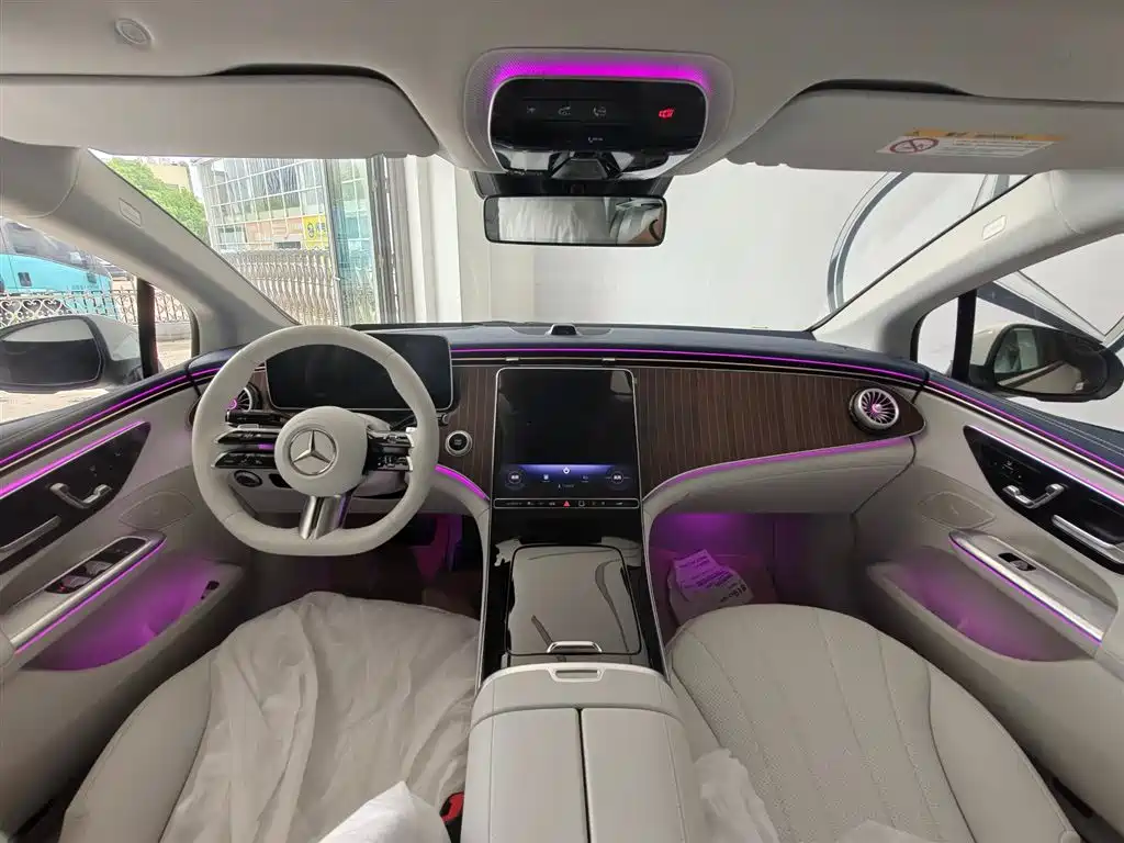 Mercedes-Benz EQE 2025 Model 500 4MATIC Luxury Edition фото 9
