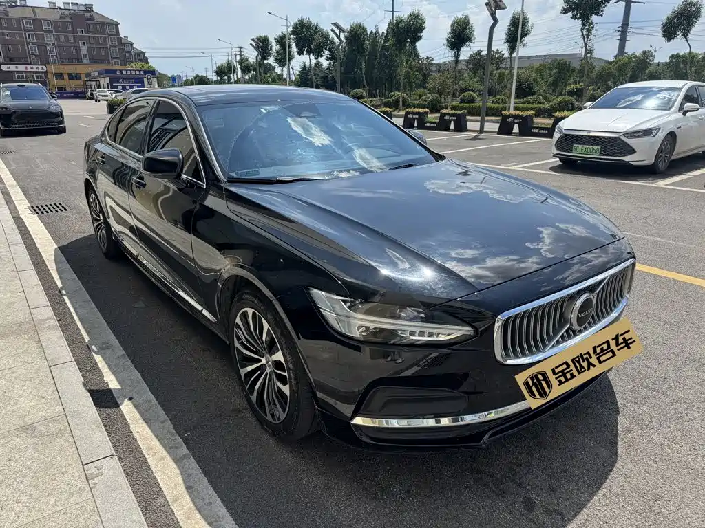 Photo 3 - Volvo S90