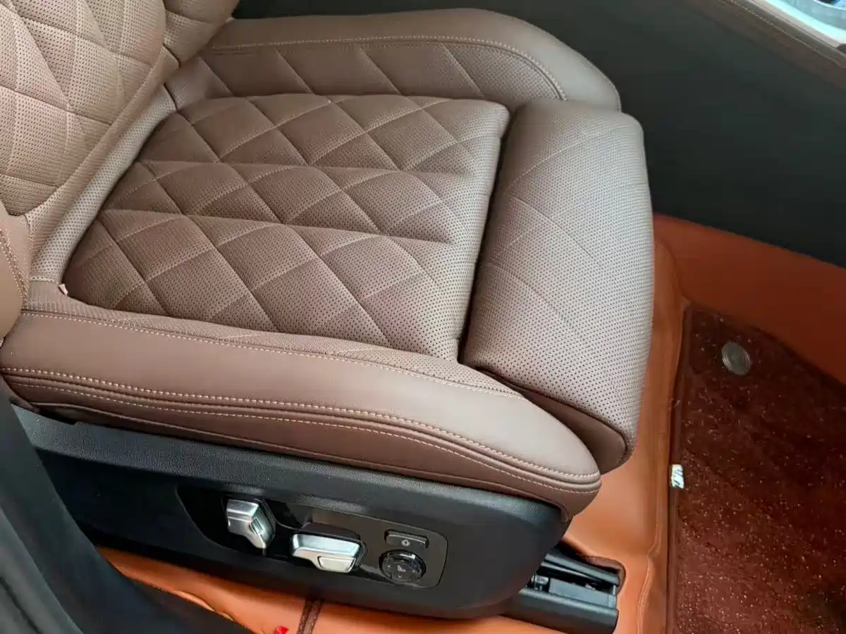 BMW X7 2025 2024 xDrive40i Leading Luxury Package
