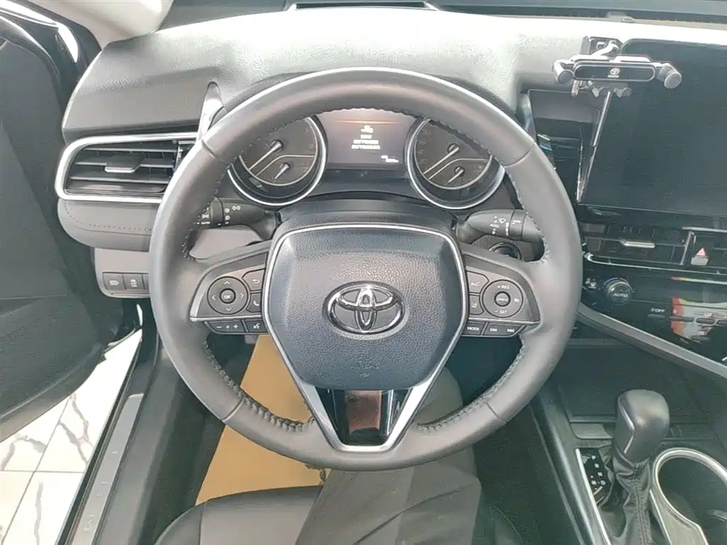 Toyota Camry 2023 2.0G Luxury Edition фото 11