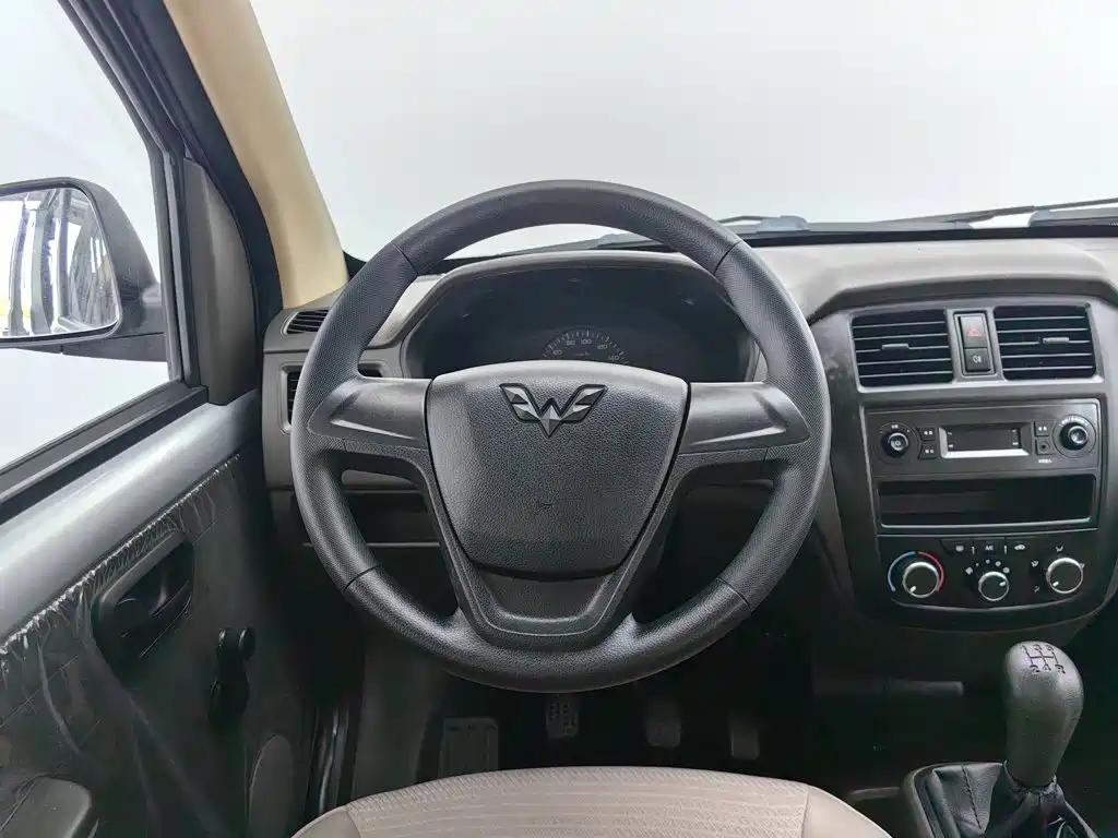 Wuling Motors Wuling Rongguang 2020 2020 1.2L S Basic Model China VI