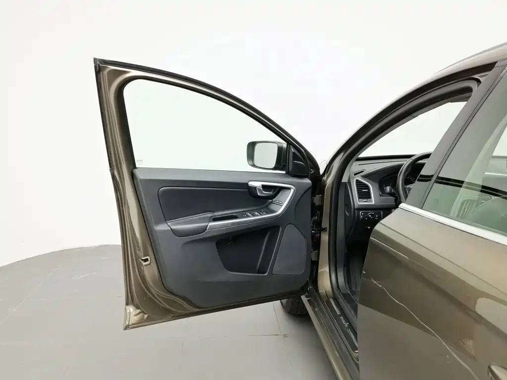 صورة 8 - Volvo XC60