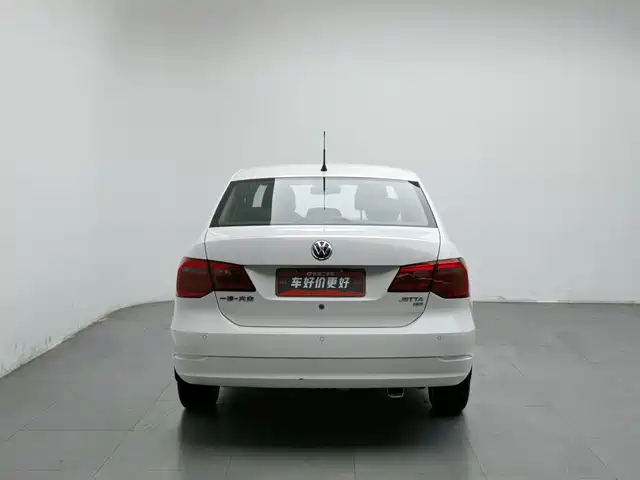 Volkswagen Jetta 2015 Value Edition 1.6L Automatic Comfort — фото 4
