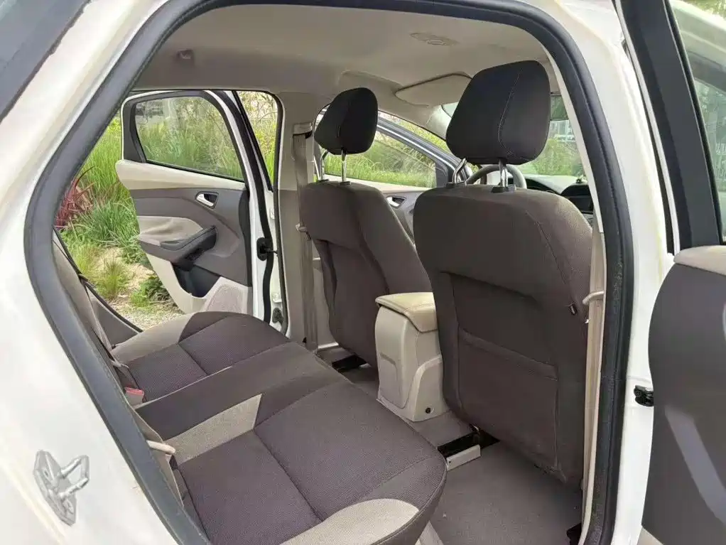 Фото 8 - Ford Focus