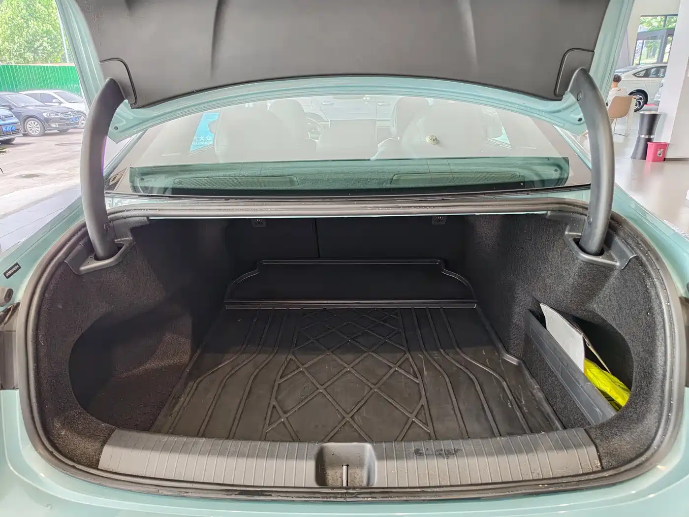 Volkswagen Passat 2025 Model Pro 380TSI Starlight Dragon Premium Edition фото 15