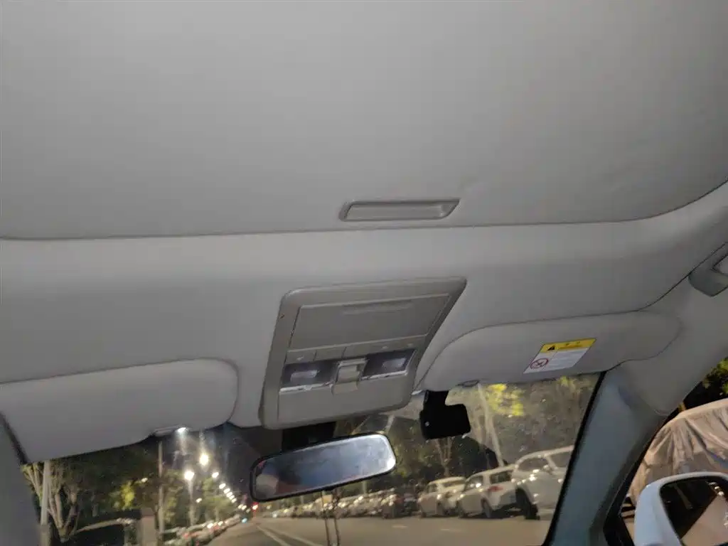 Chevrolet Captiva 2015 2.4L AWD Flagship 7-Seater фото 15