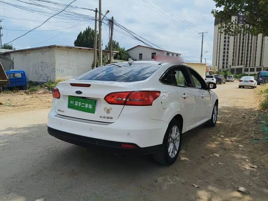 Фото 7 - Ford Focus