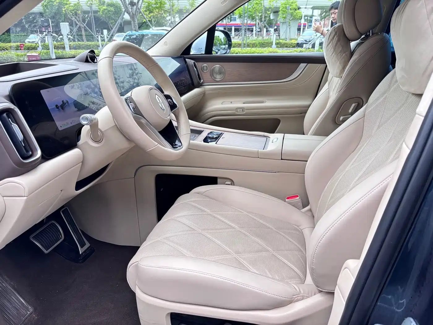 AITO Wenjie AITO M9 2025 Extended Range Ultra 52kWh 6-Seater фото 15