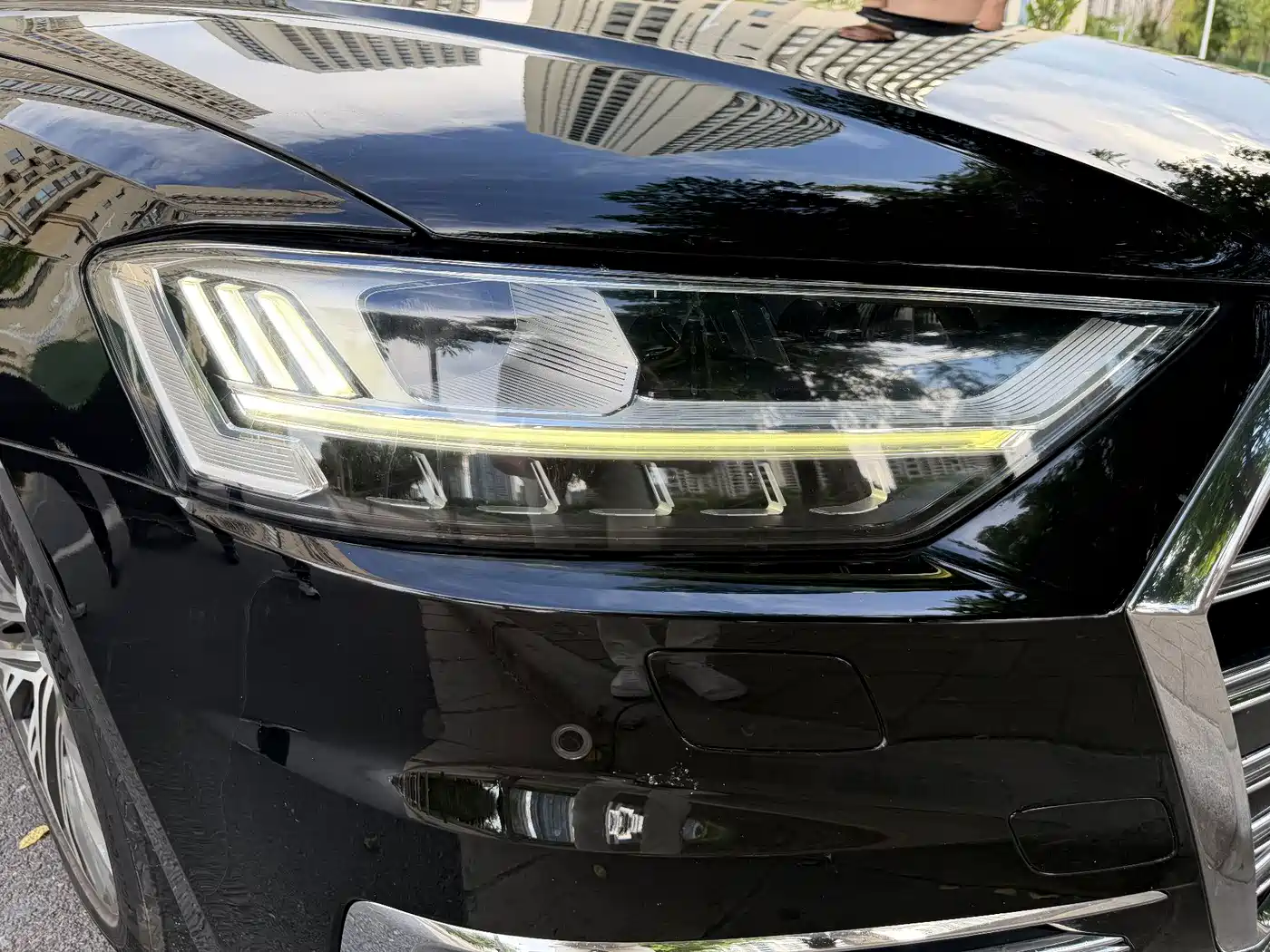 Photo 12 - Audi A8