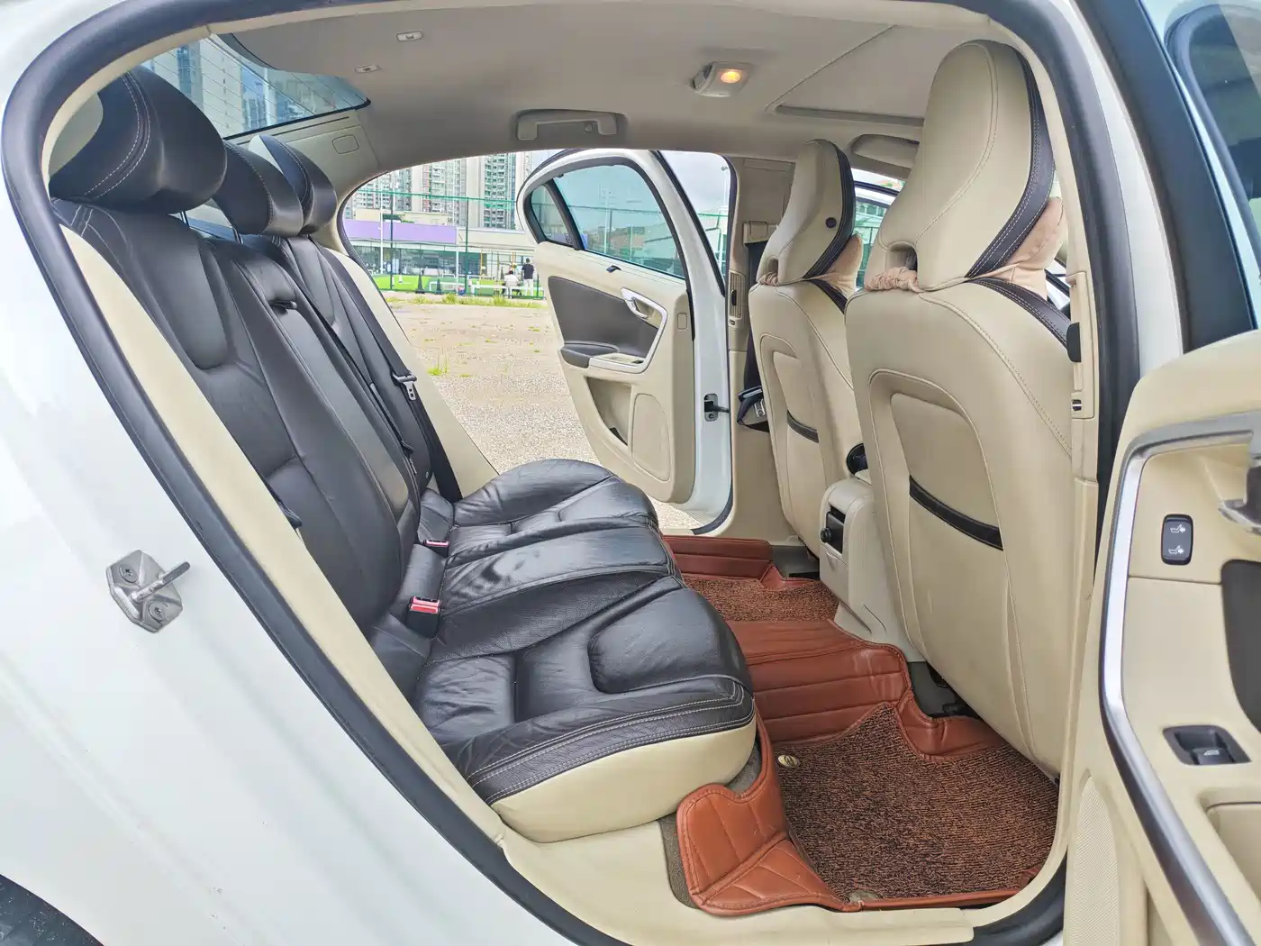 Фото 9 - Volvo S60