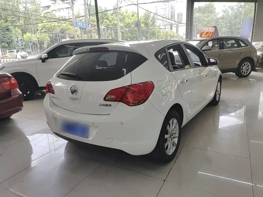 Buick Excelle 2014 XT 1.6L Automatic Fashion фото 7