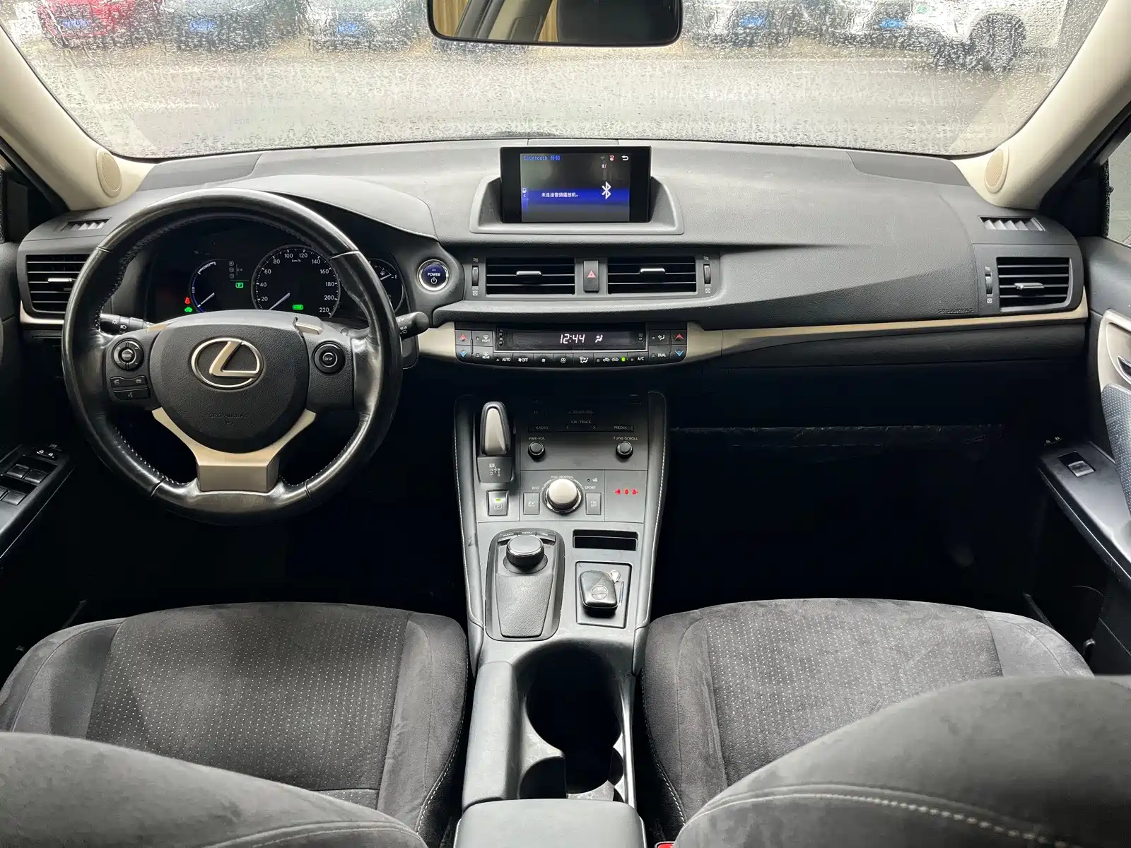 Фото 17 - Lexus CT