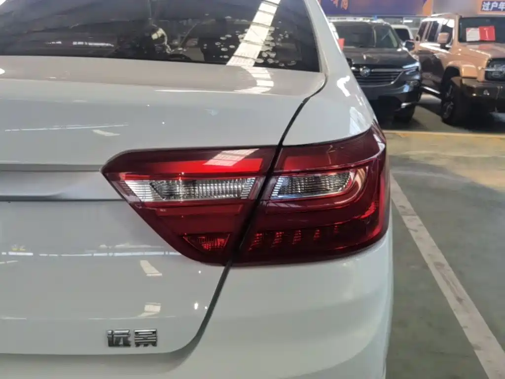 Фото 8 - Geely Vision