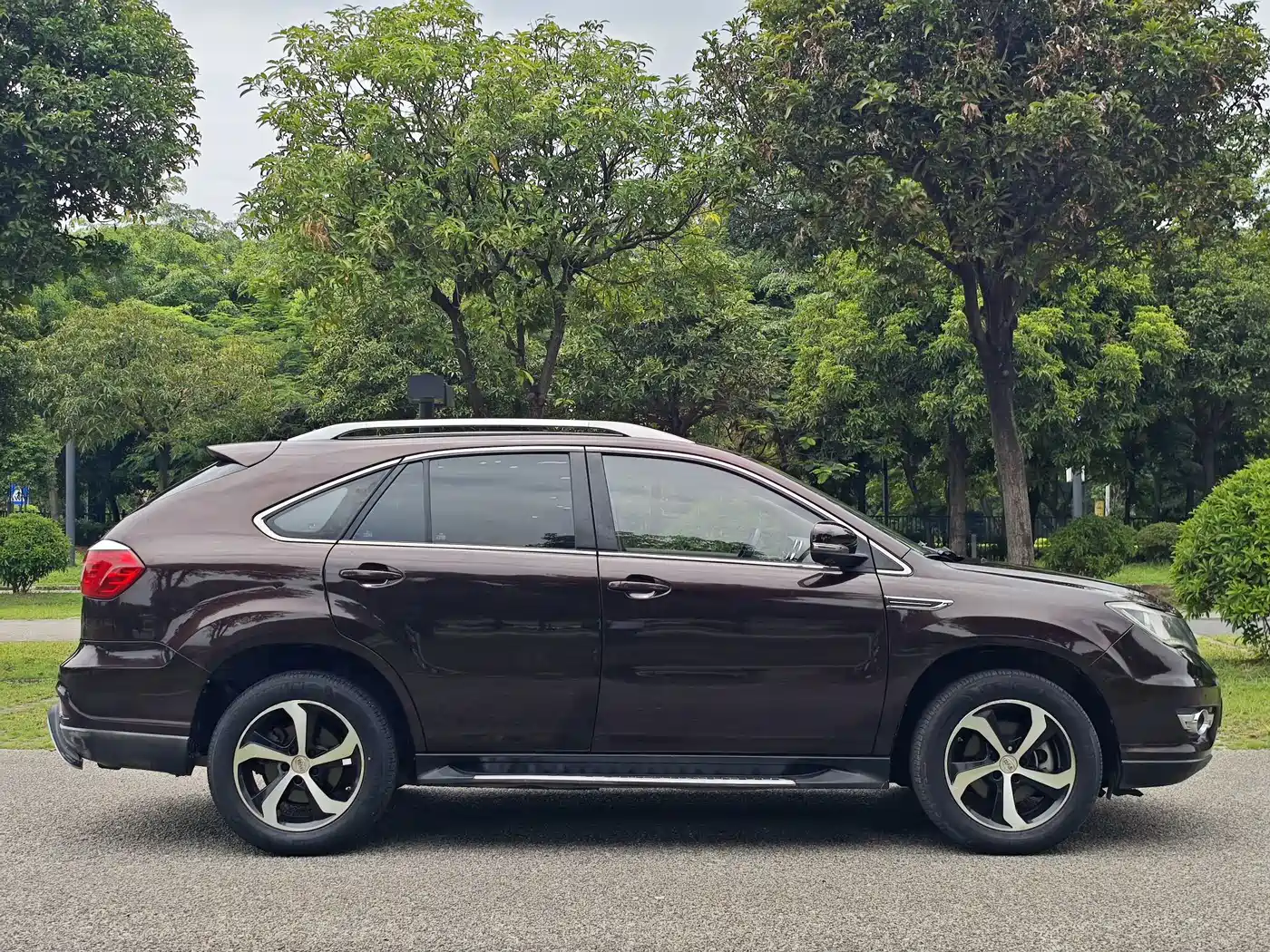 BYD S7 2016 2016 2.0T Automatic Premium Model