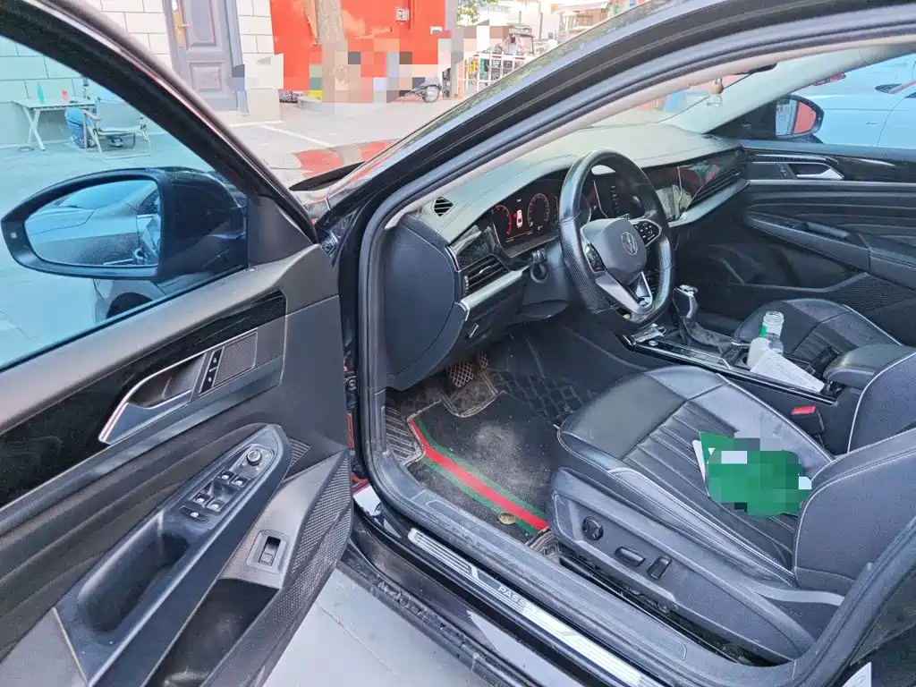 Фото 17 - Volkswagen Passat