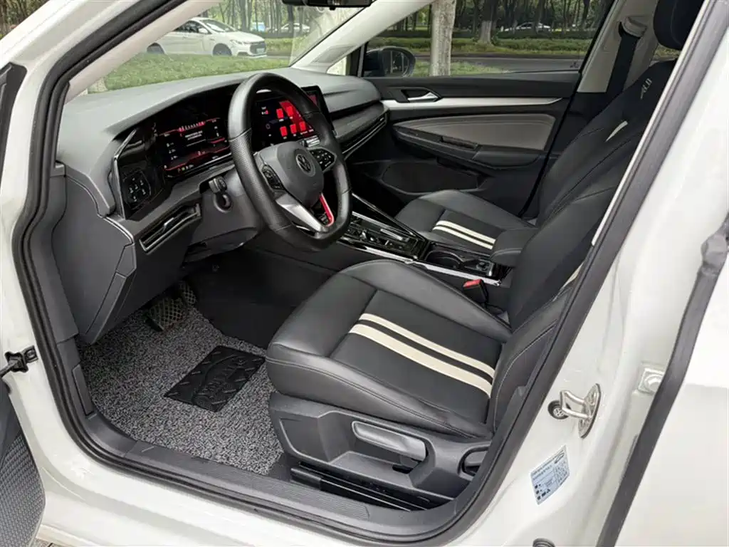 Volkswagen Golf 2021 280TSI DSG Pro фото 10