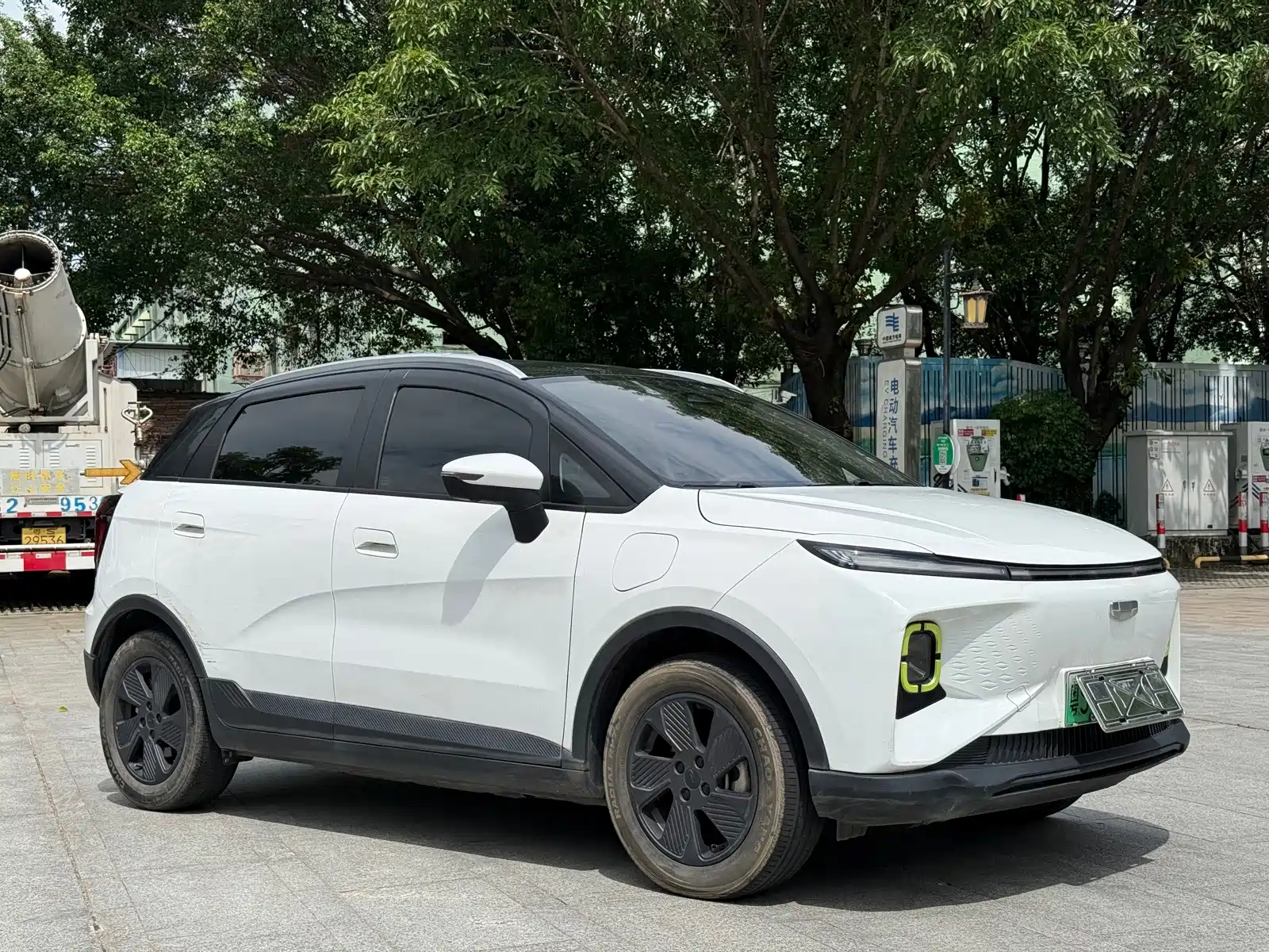Фото 3 - Geely Geometry E Firefly