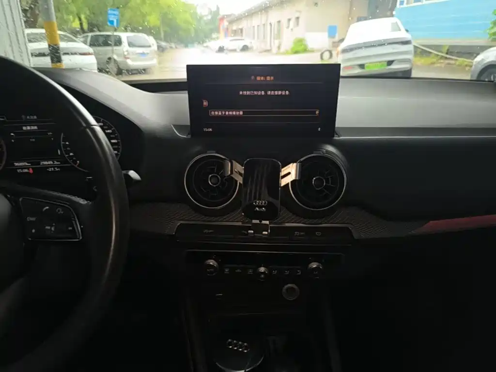 Фото 13 - Audi Q2L