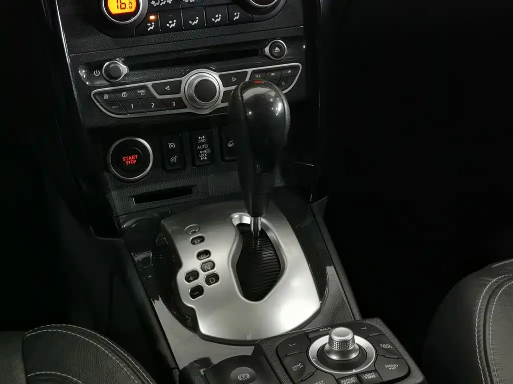 Renault Koleos (Import) 2012 2012 2.5L 4WD Comfort Navigation Edition