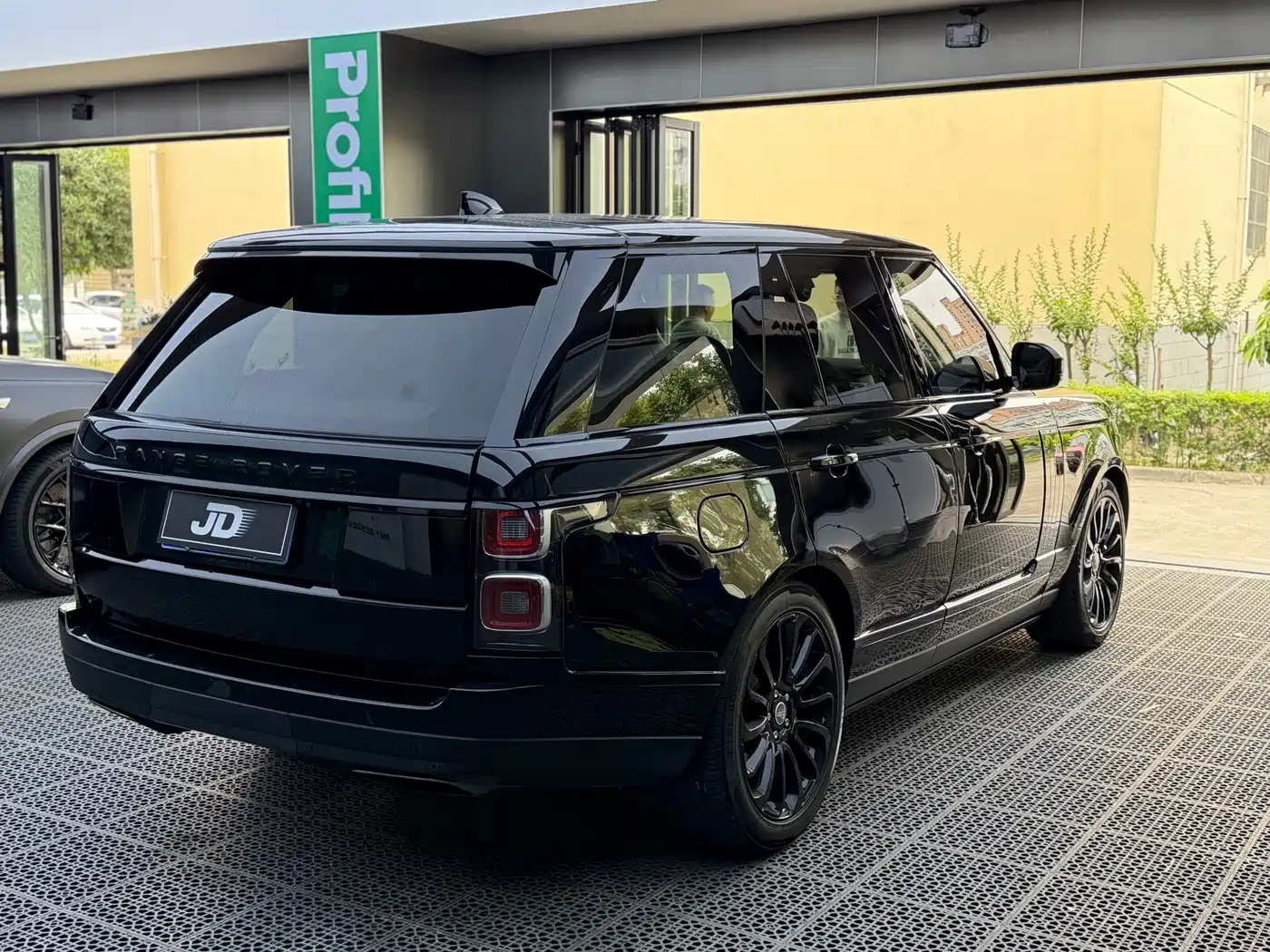 Land Rover Range Rover 2018 3.0 SC V6 Vogue Heritage Edition фото 6