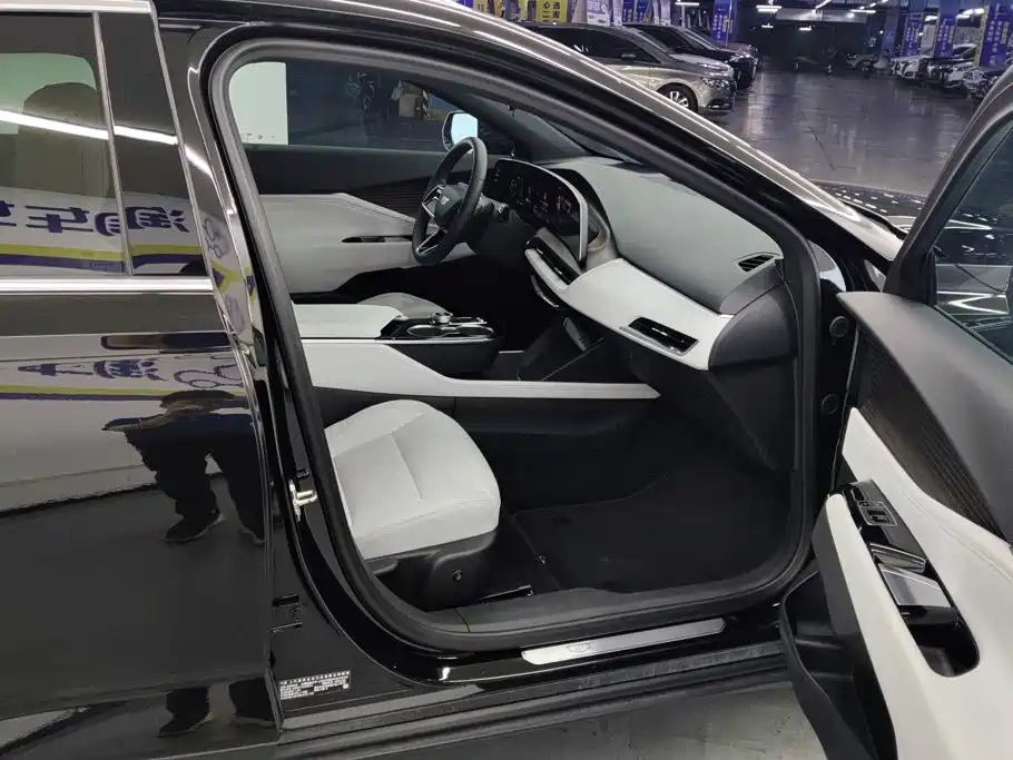 Cadillac GT4 2025 2023 25T Trend Edition