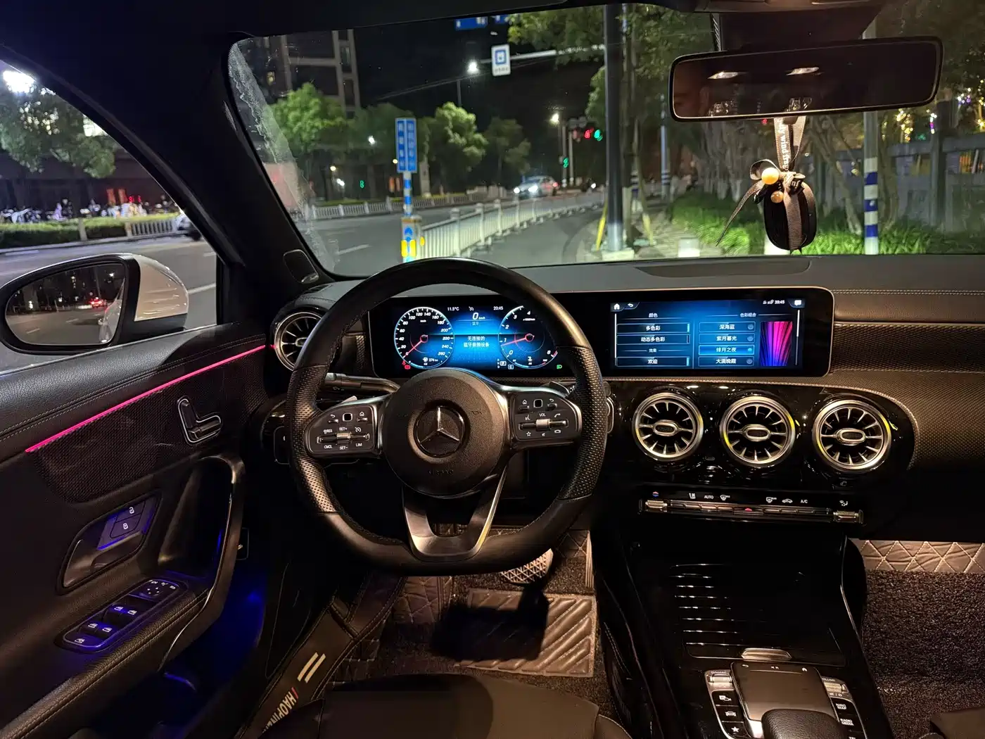 Mercedes-Benz A-Class 2020 A 200 L Sport Sedan фото 6