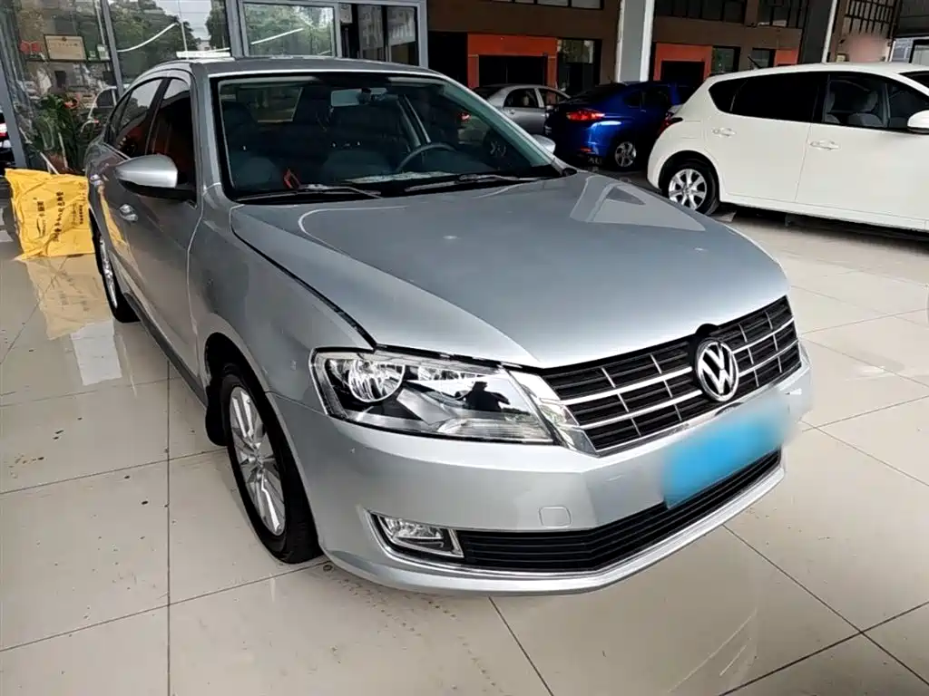 Volkswagen Lavida 2013 Facelift Classic 1.6L Automatic Comfort фото 4
