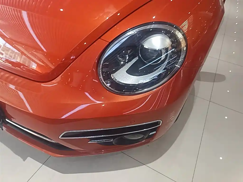 Volkswagen Beetle 2018 180TSI Trend Joy Edition фото 18