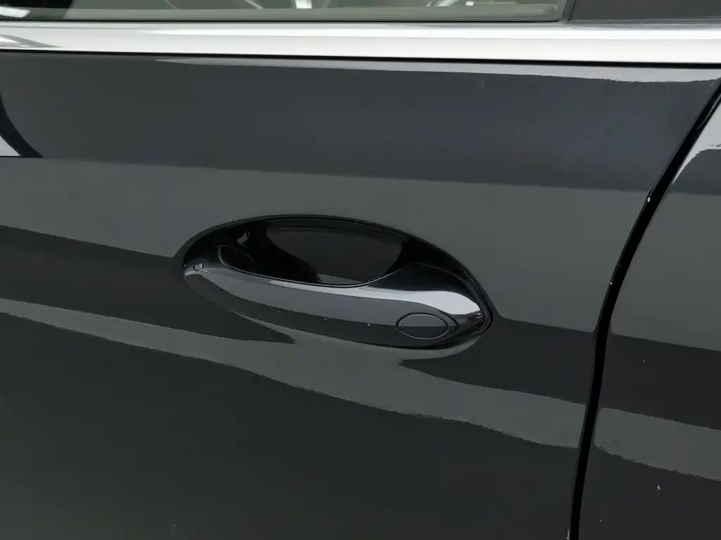 Photo 18 - BMW 5 Series